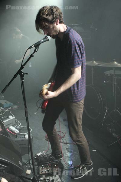 A PLACE TO BURY STRANGERS - 2009-11-19 - PARIS - La Maroquinerie - 